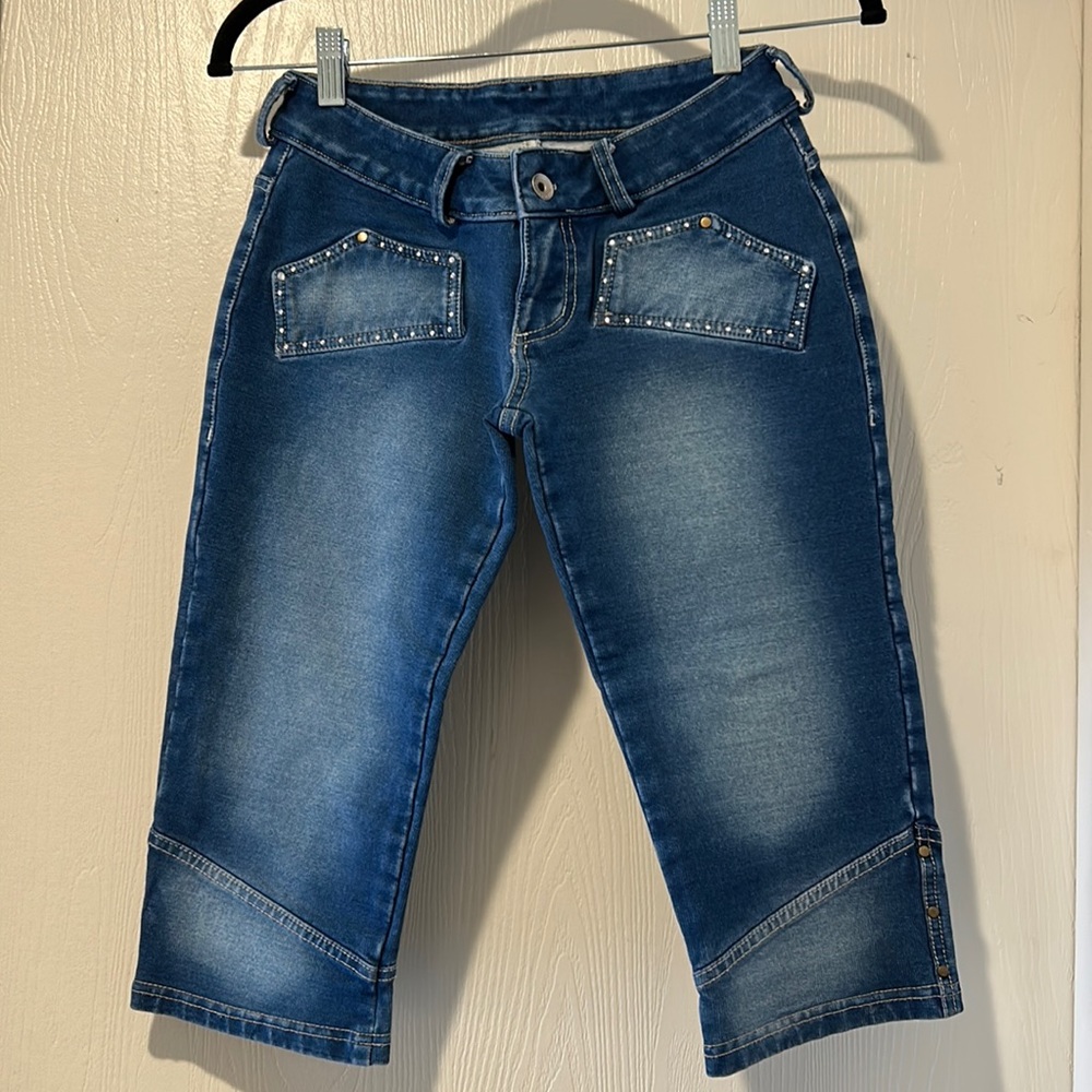 Blue jean stretch capris